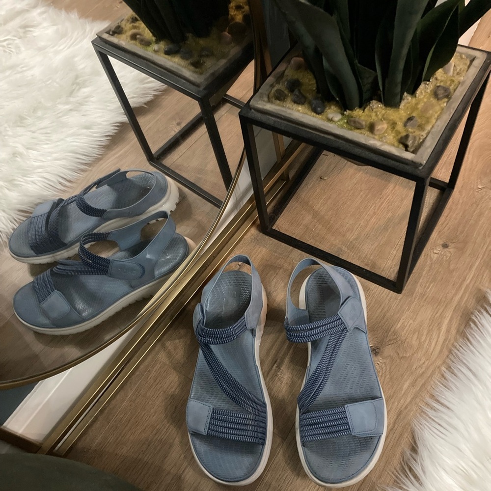 Comfortable Walking Sandals size 9 - Blue